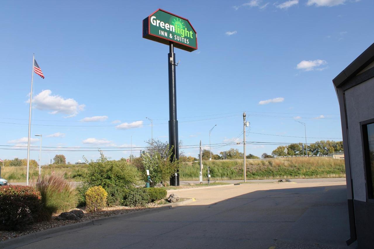 Greenlight Inn & Suites St James Saint James Exteriör bild