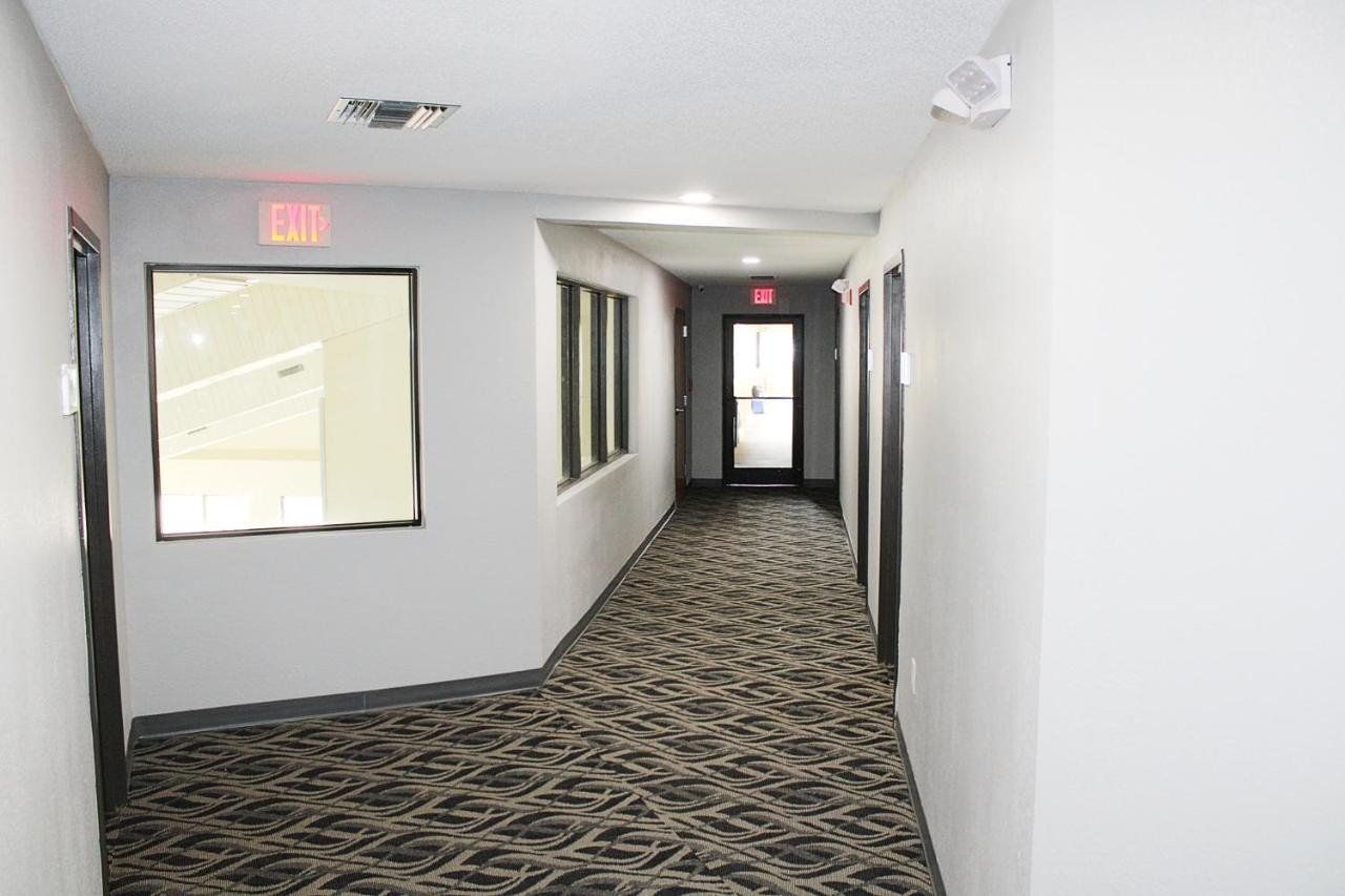 Greenlight Inn & Suites St James Saint James Exteriör bild
