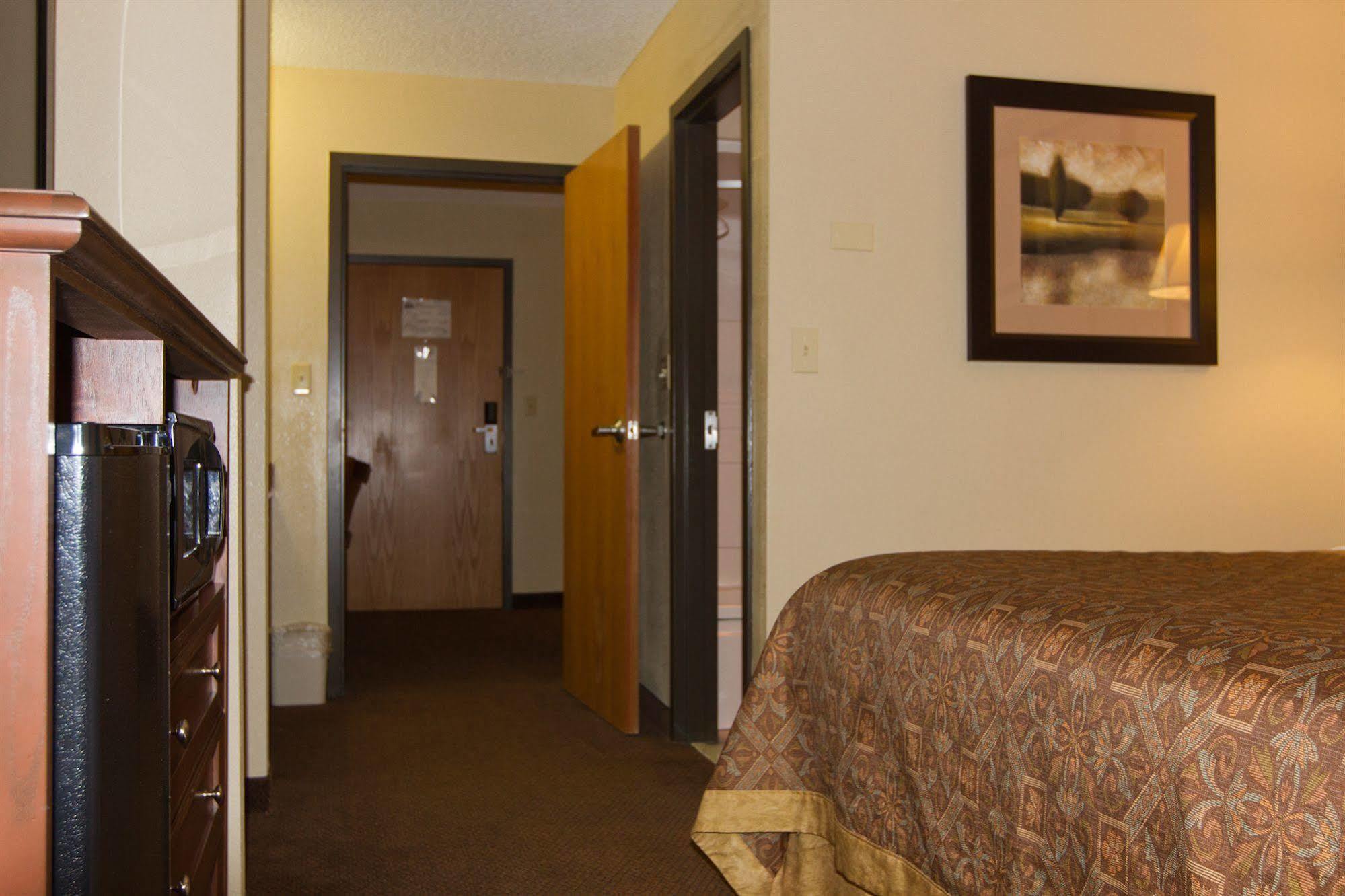 Greenlight Inn & Suites St James Saint James Exteriör bild