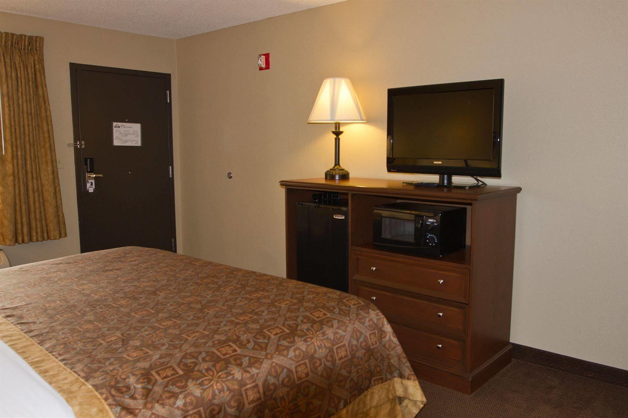Greenlight Inn & Suites St James Saint James Exteriör bild