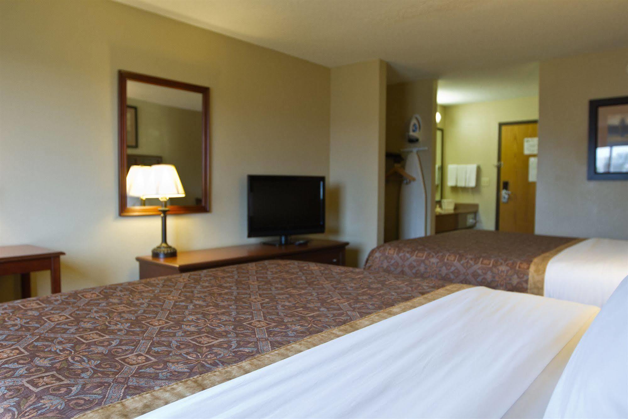 Greenlight Inn & Suites St James Saint James Exteriör bild