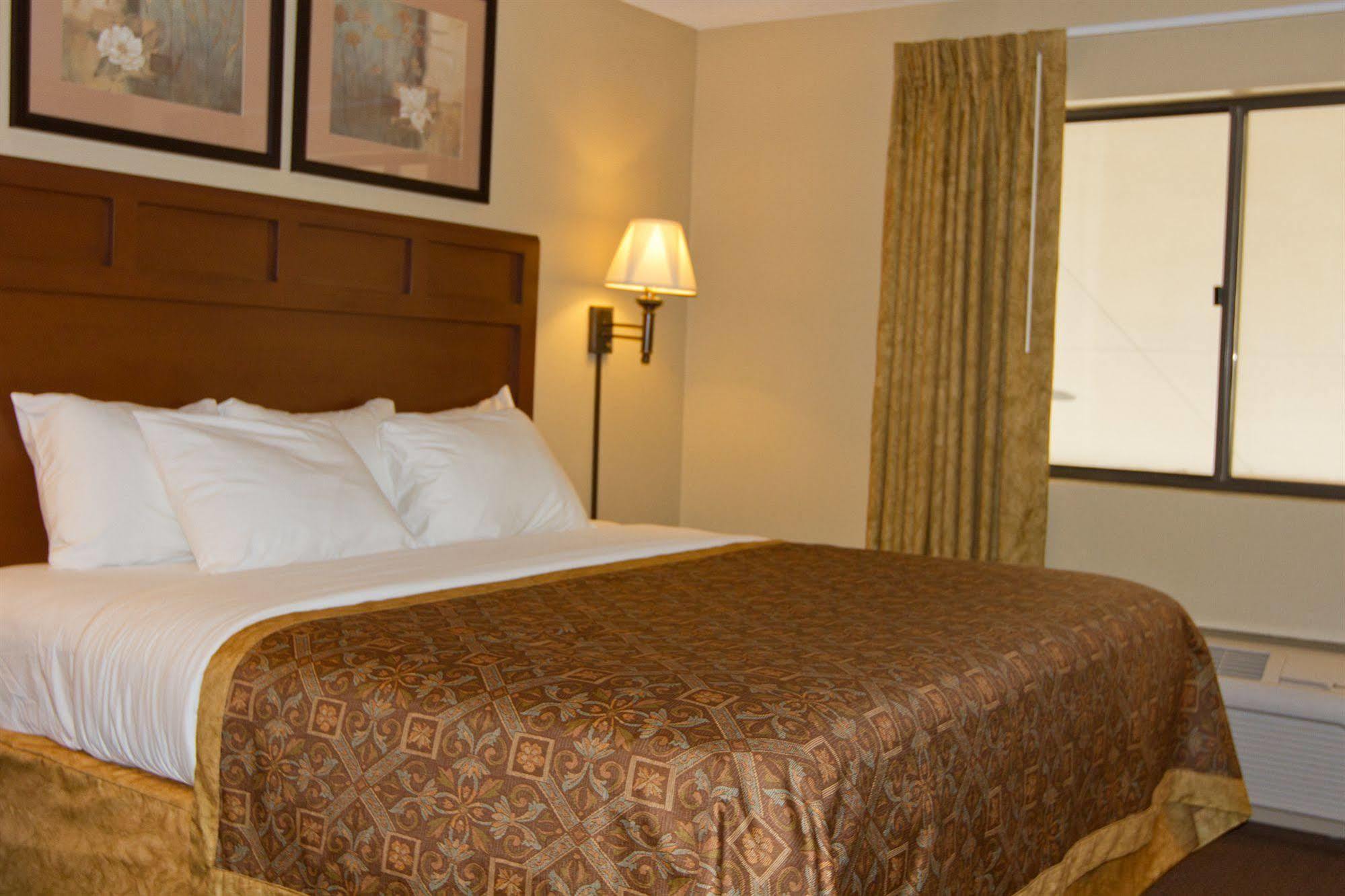 Greenlight Inn & Suites St James Saint James Exteriör bild