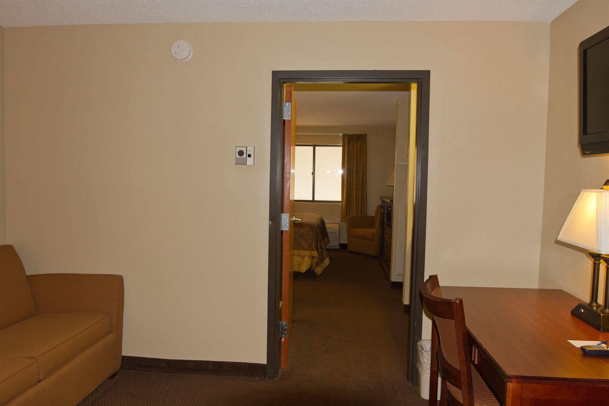 Greenlight Inn & Suites St James Saint James Exteriör bild